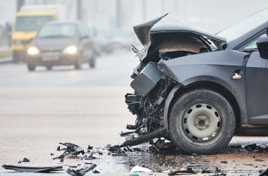 how to survive car crash